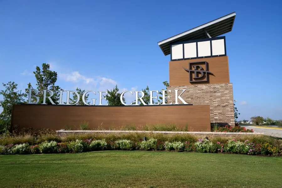 Bridge Creek community entry monument